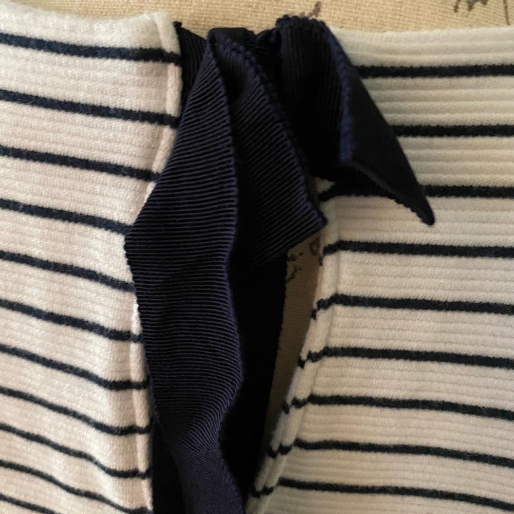 Women’s Banana Republic whit & Navy Striped Top Size Small - Picture 5 of 6